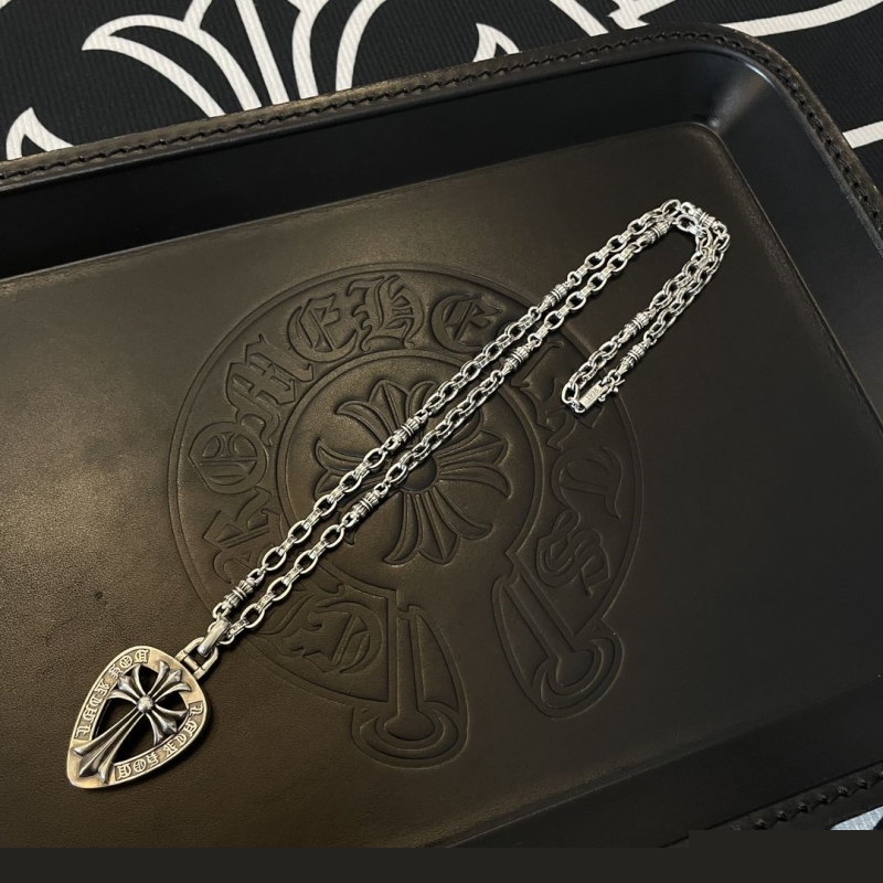 Ch**me He**ts necklaces